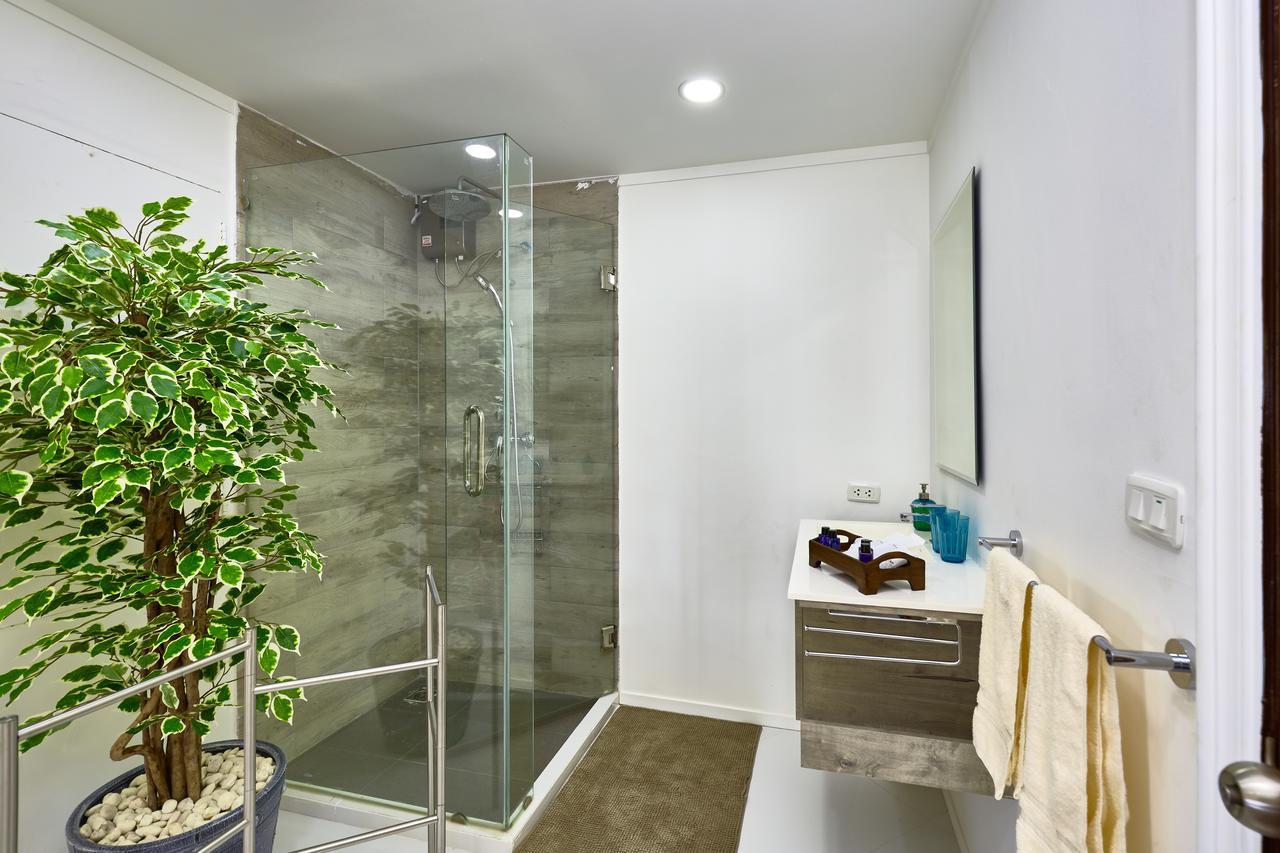 Luxurious Apartment On Jomtien Beach Road Екстер'єр фото